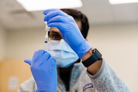 IU medical student trains to give COVID vaccine