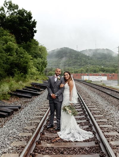 Austin and Kylee Darden wedding photo