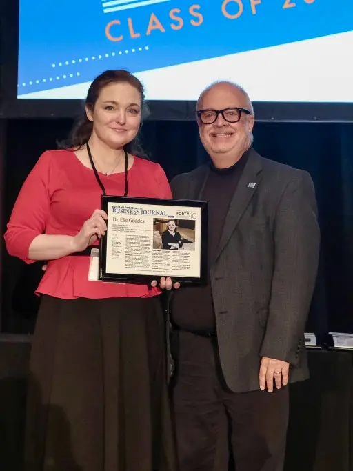 Elle Geddes with IBJ award