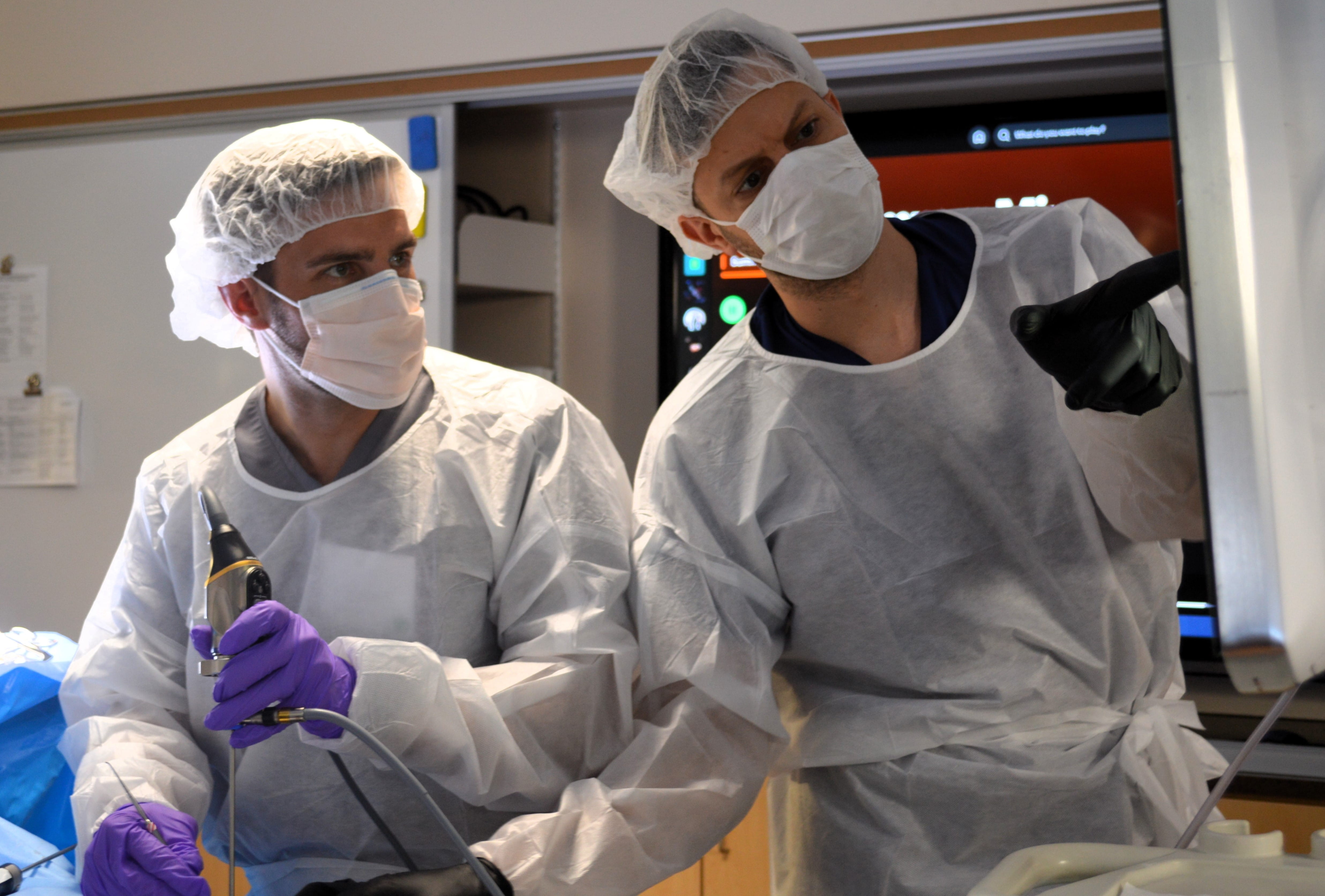 Otolaryngology trainees in surgical skills lab