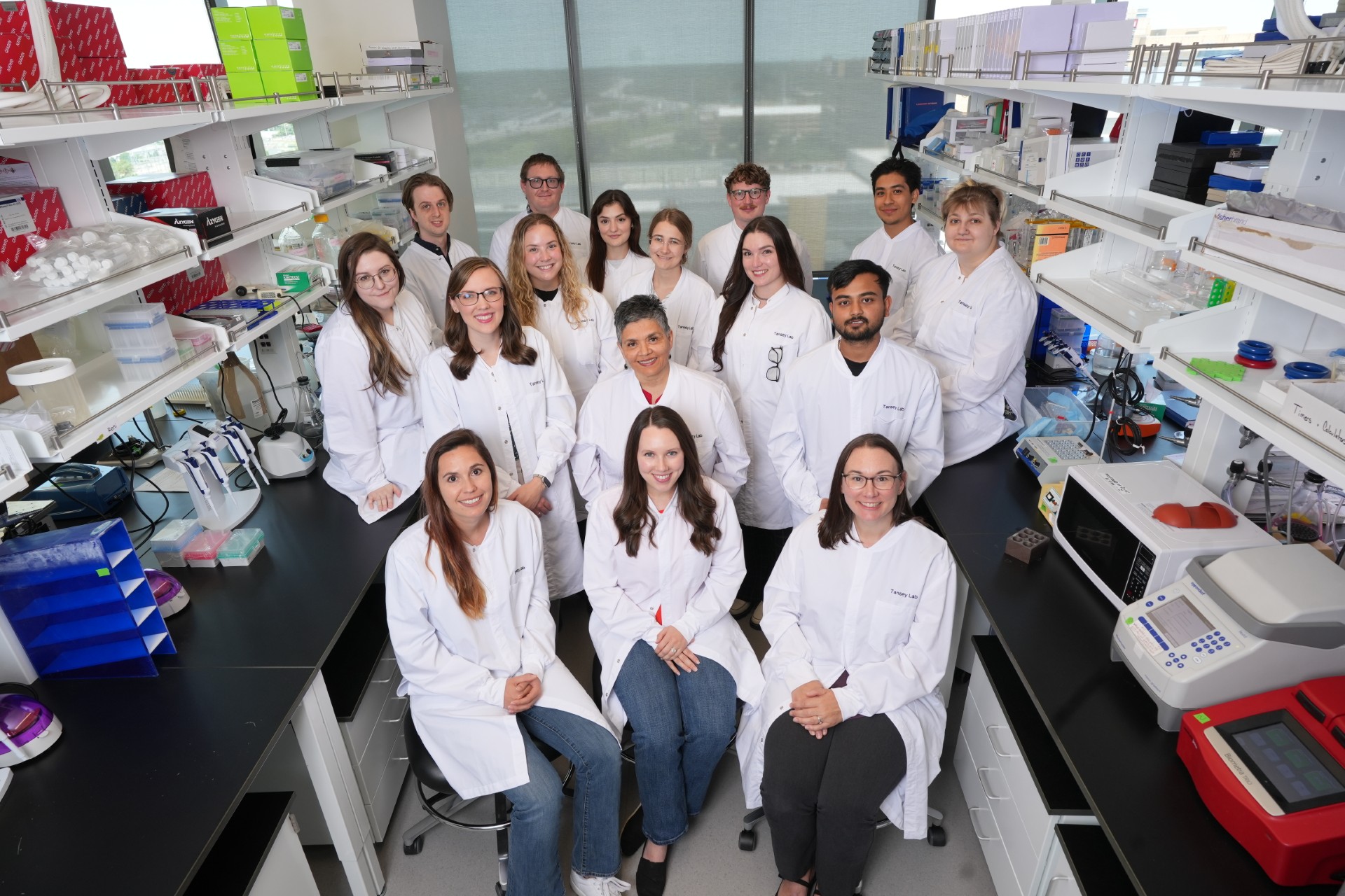 A group photo of Dr. Malu Tansey and her lab team