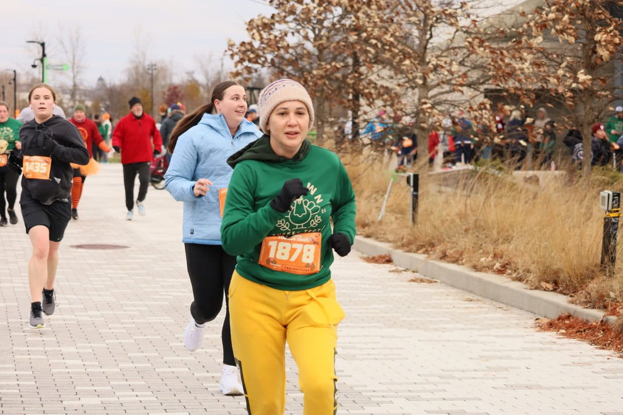 Miriam Rodriguez running in the Indianapolis Turkey Trot