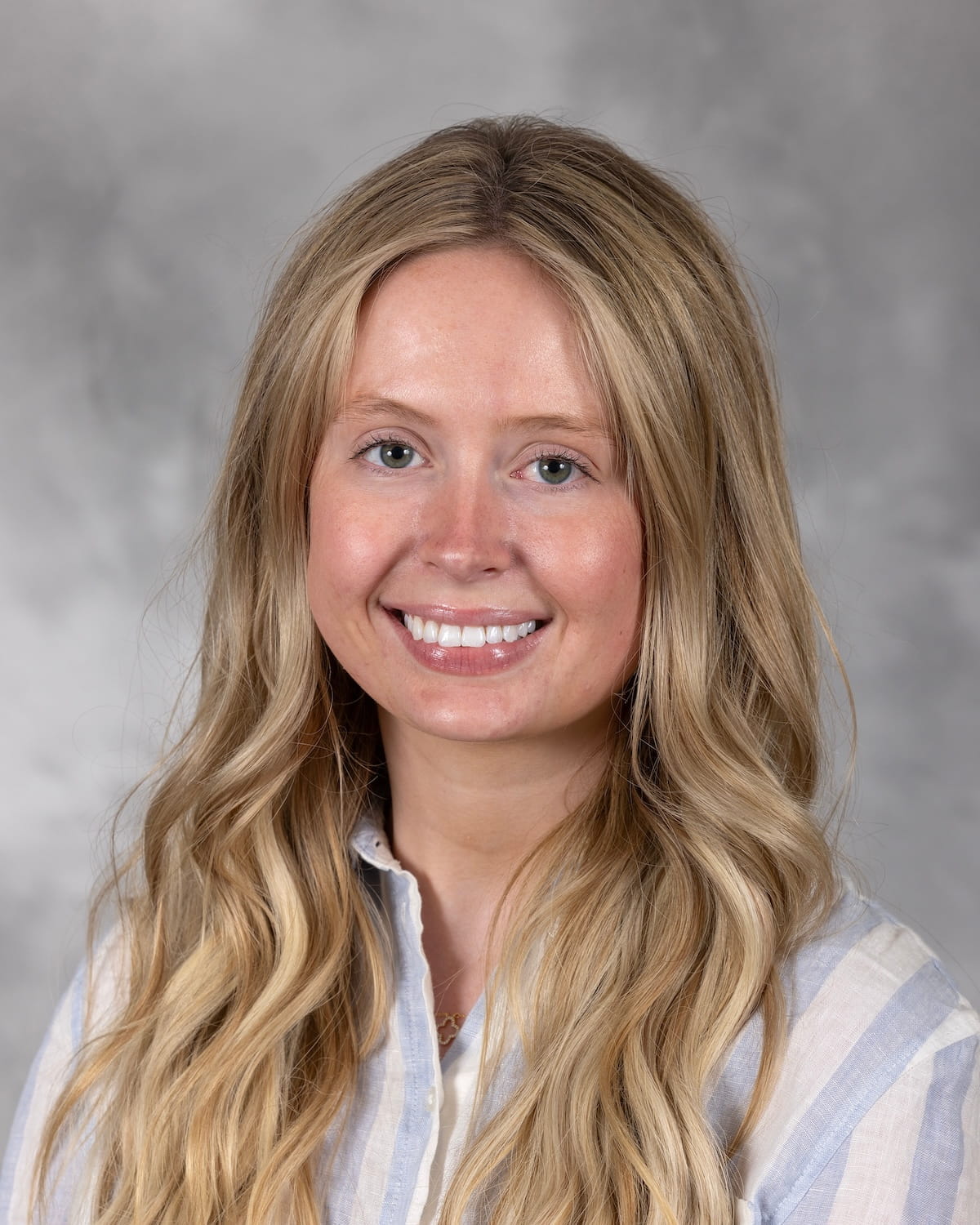 Headshot of Elsie Walters, white woman with long blonde hair