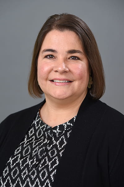 a headshot of Tammy Fajfer