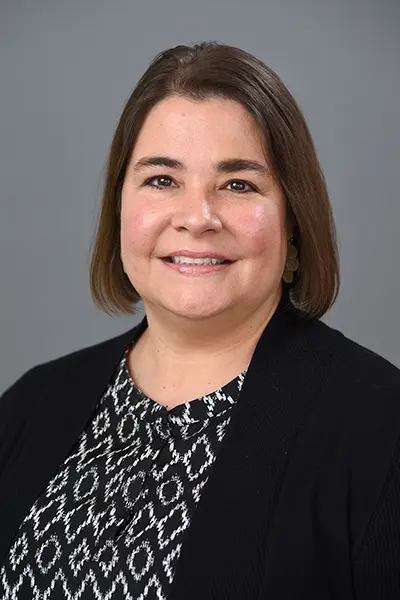 a headshot of Tammy Fajfer