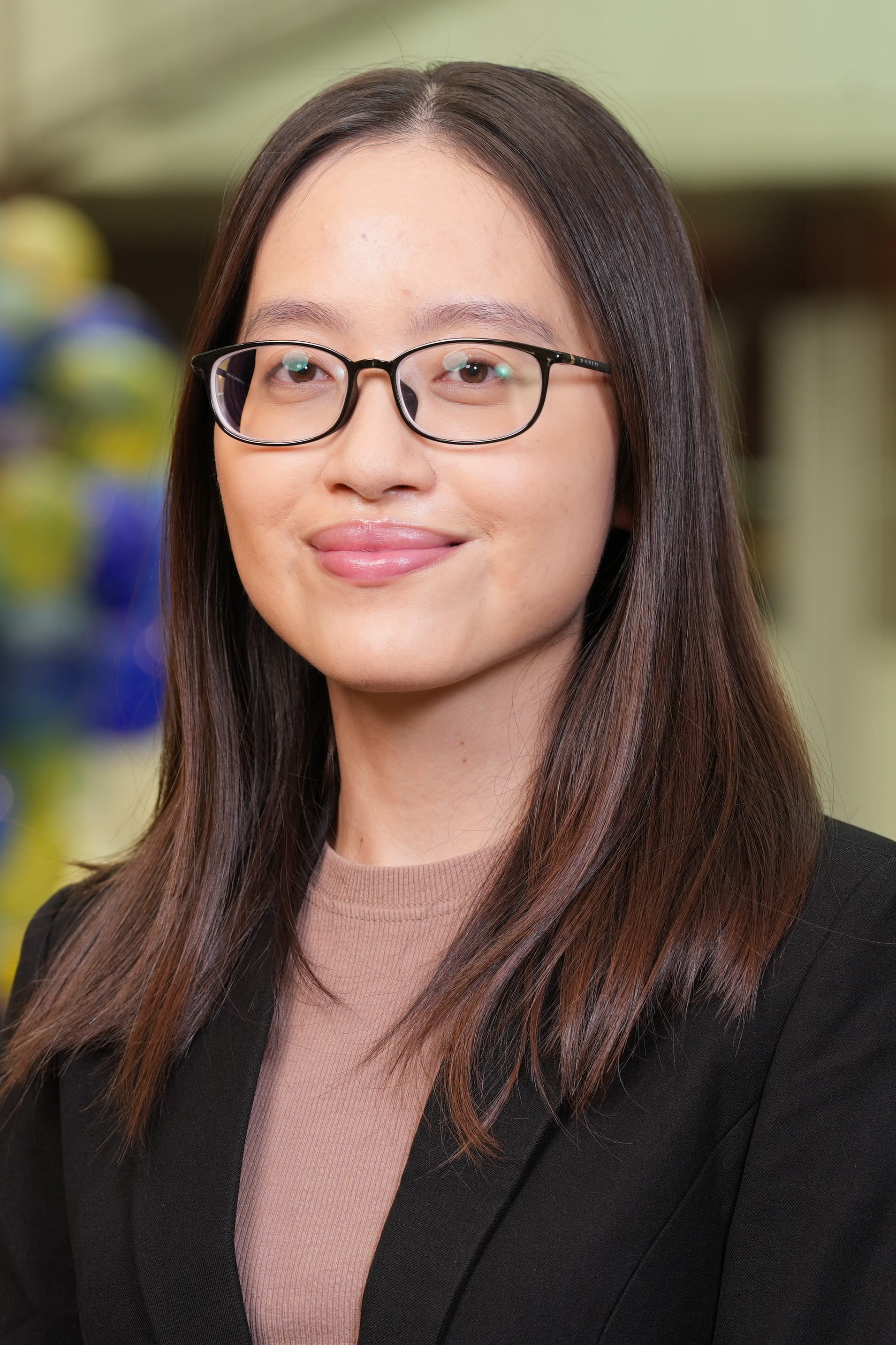 headshot of Anh Nguyen