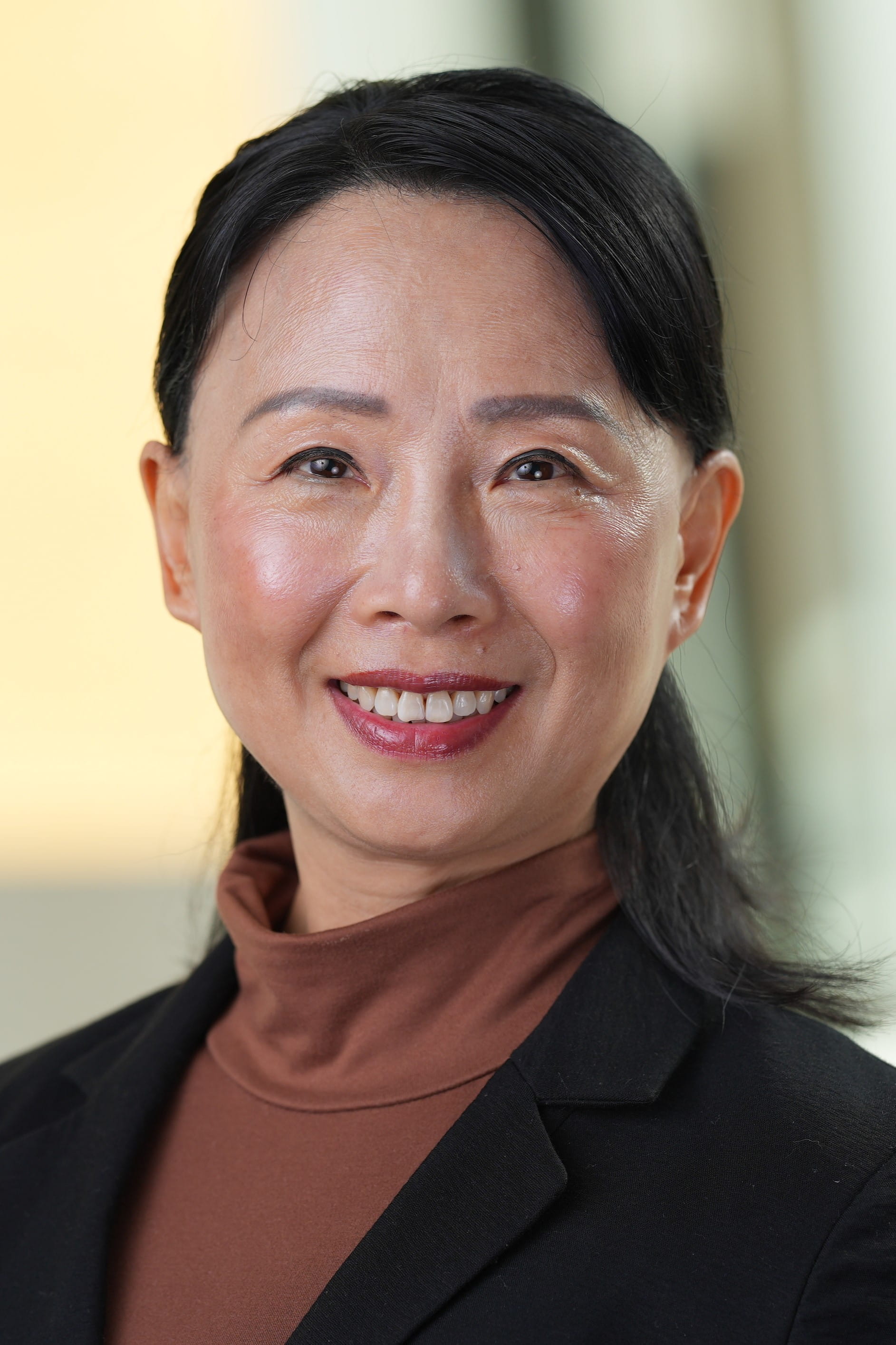 a headshot of Fuqin Yin