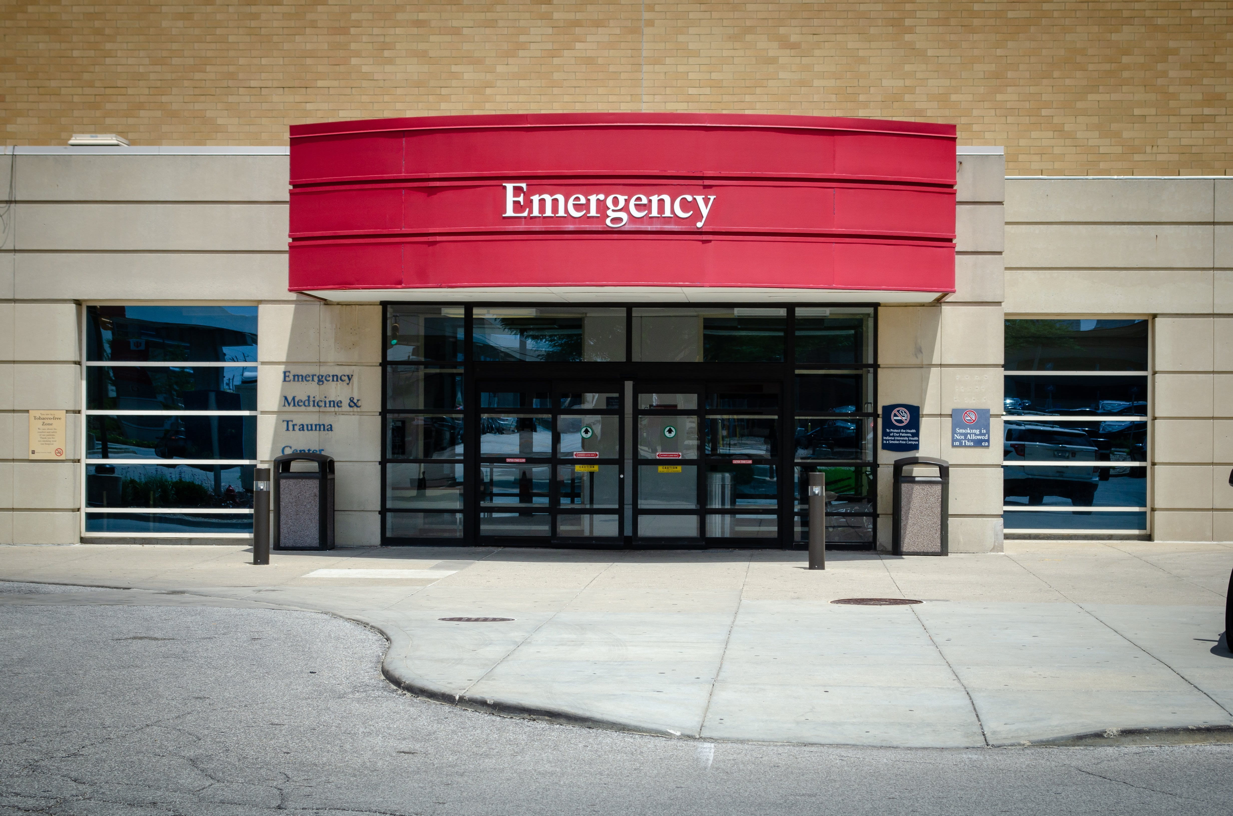 The emergency department entrance of Methodist Hospital