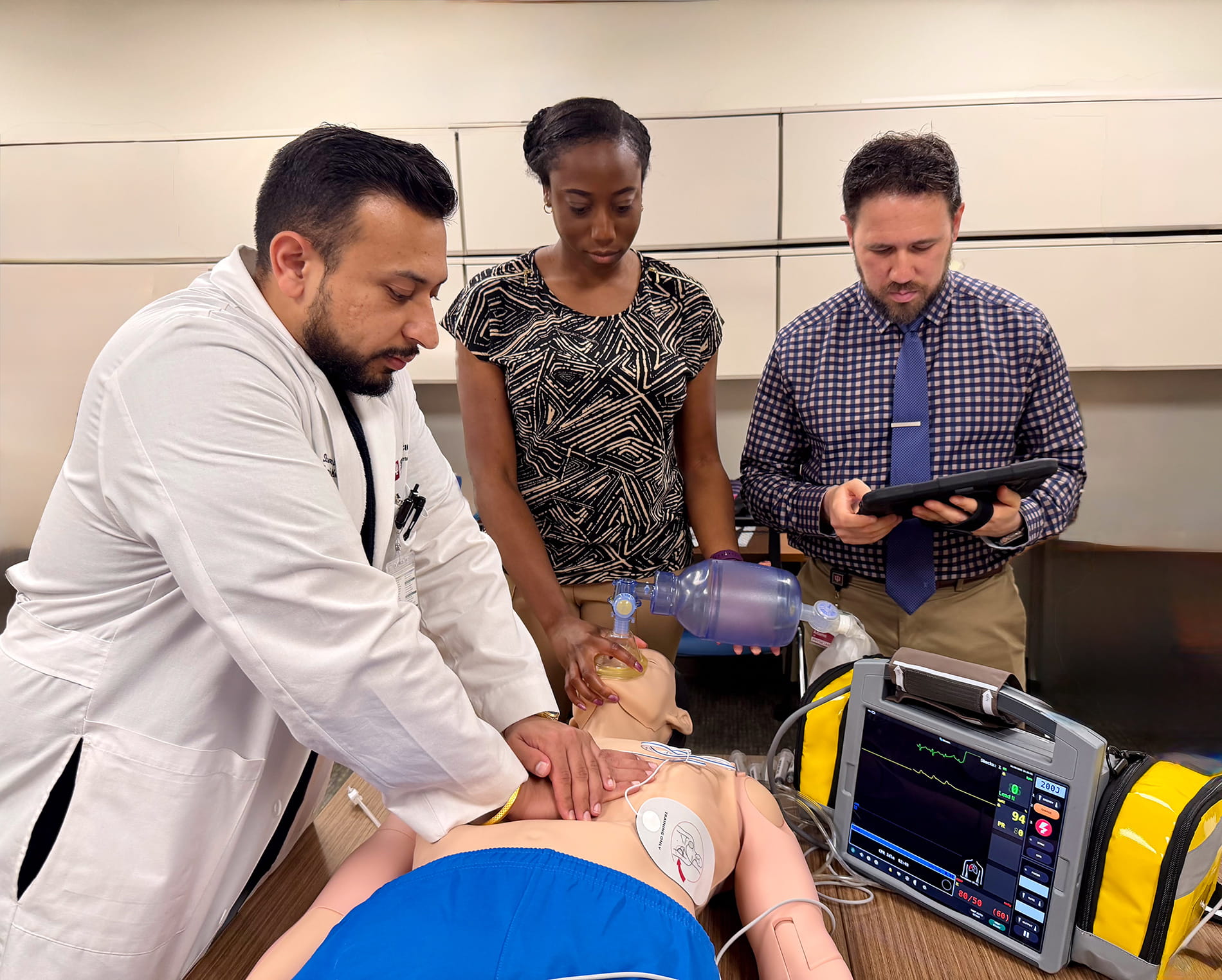 Arnett Family Medicine faculty member teaching residents.