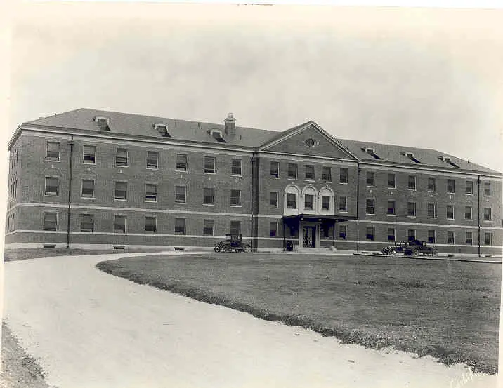 Historic black and white photo of Coleman Hospital