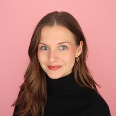 Headshot of Alexandra Hughes