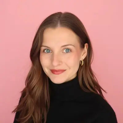 Headshot of Alexandra Hughes