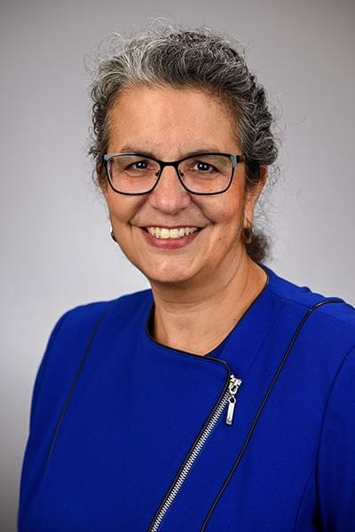 portrait of linda dimeglio