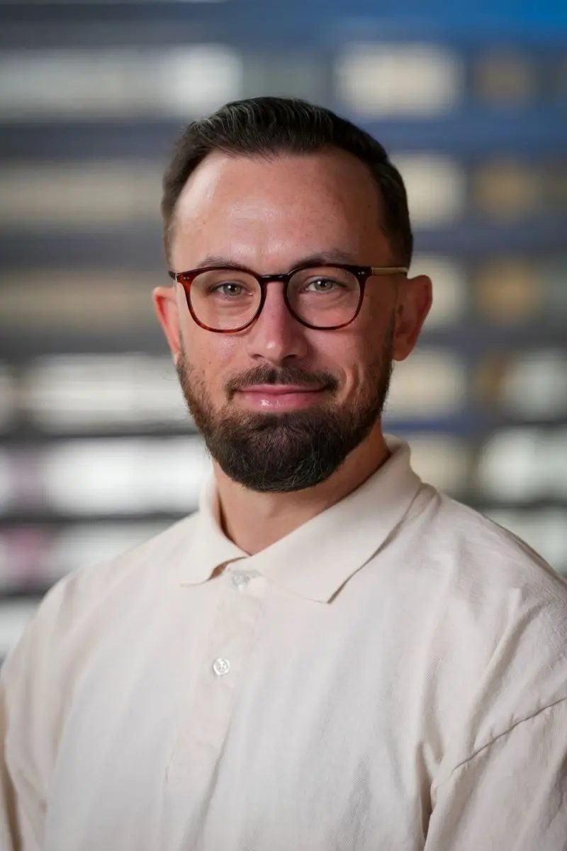 Headshot of Geoffrey Derven