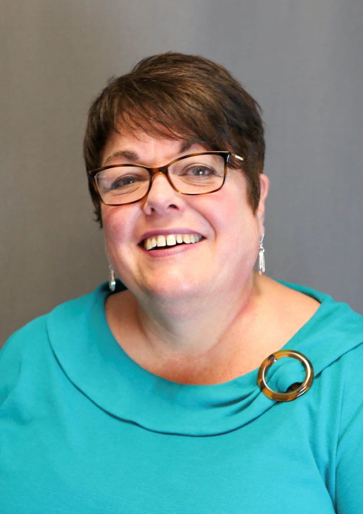 Headshot Susan Henderson-Sears