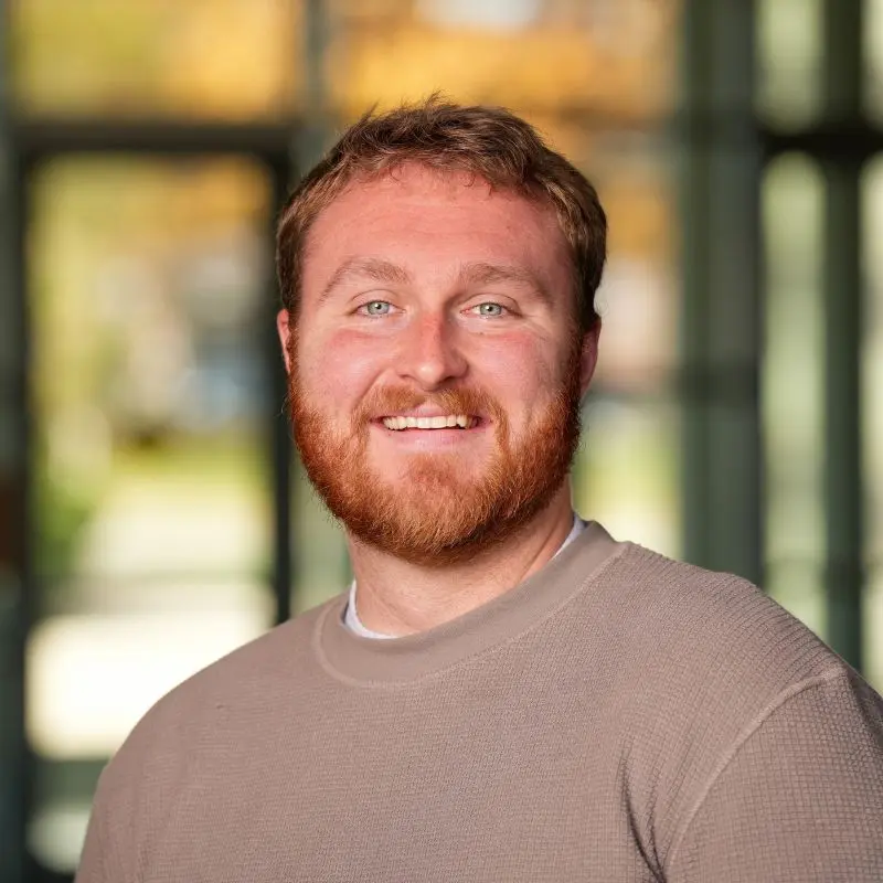 Headshot of Johnathan Oliver