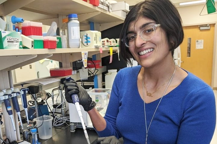 Samina Bhumbra at work in the lab
