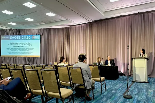 Noosha Deravi MD presenting IU RISE work at the 2026 SAGES conference