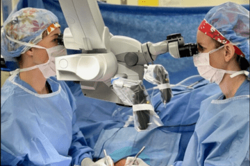 Blaire Egan (Hand Fellow) and Jordan Wiebe (PGY5) reconstructing the radial artery in a rare case of Thenar Hammer Syndrome