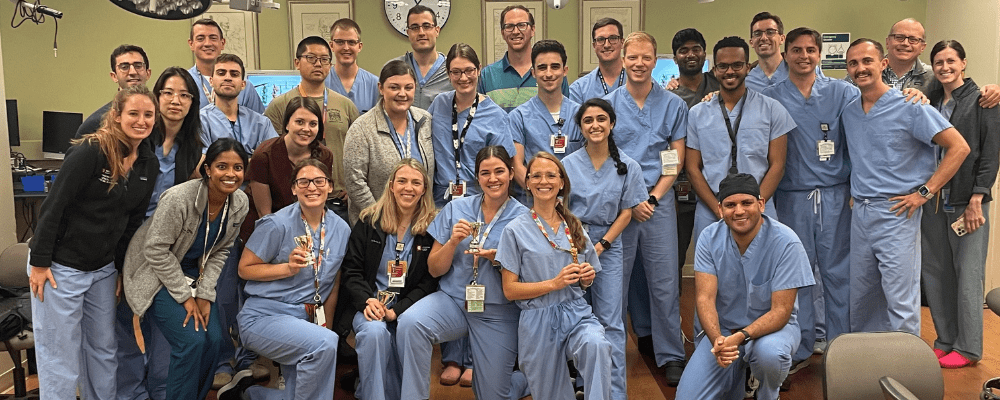 2023 group of first year residents in simulation lab