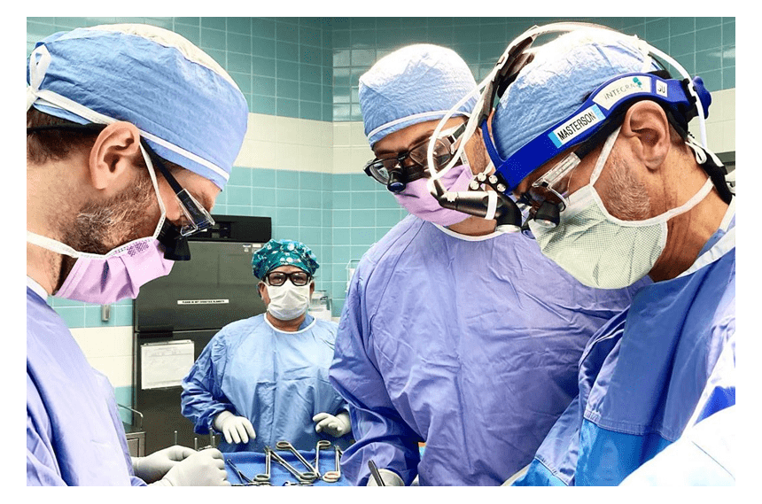 Urology residents in RPLND surgery