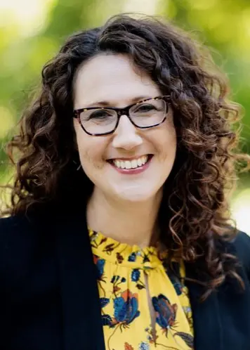 portrait of krista longtin