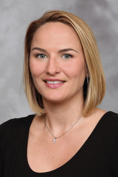 Headshot of Lauren Harry.