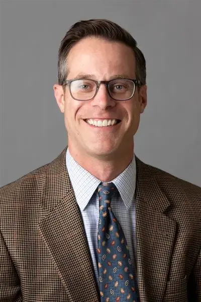 Headshot of Dustin Hammers