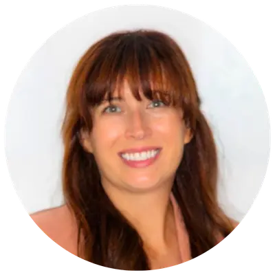 Headshot of Chantel Colavecchia.
