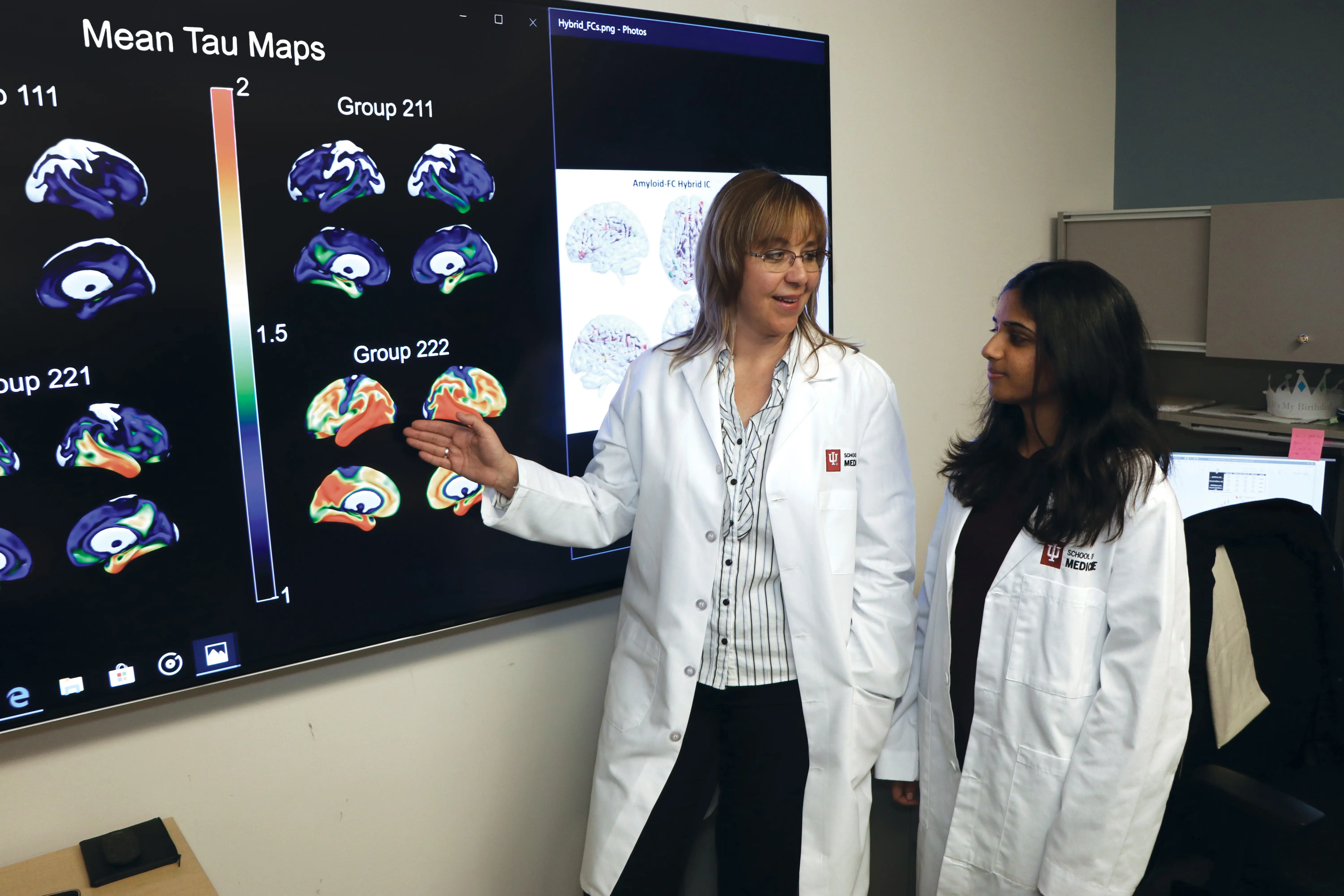 Apostolva pointing to imaging