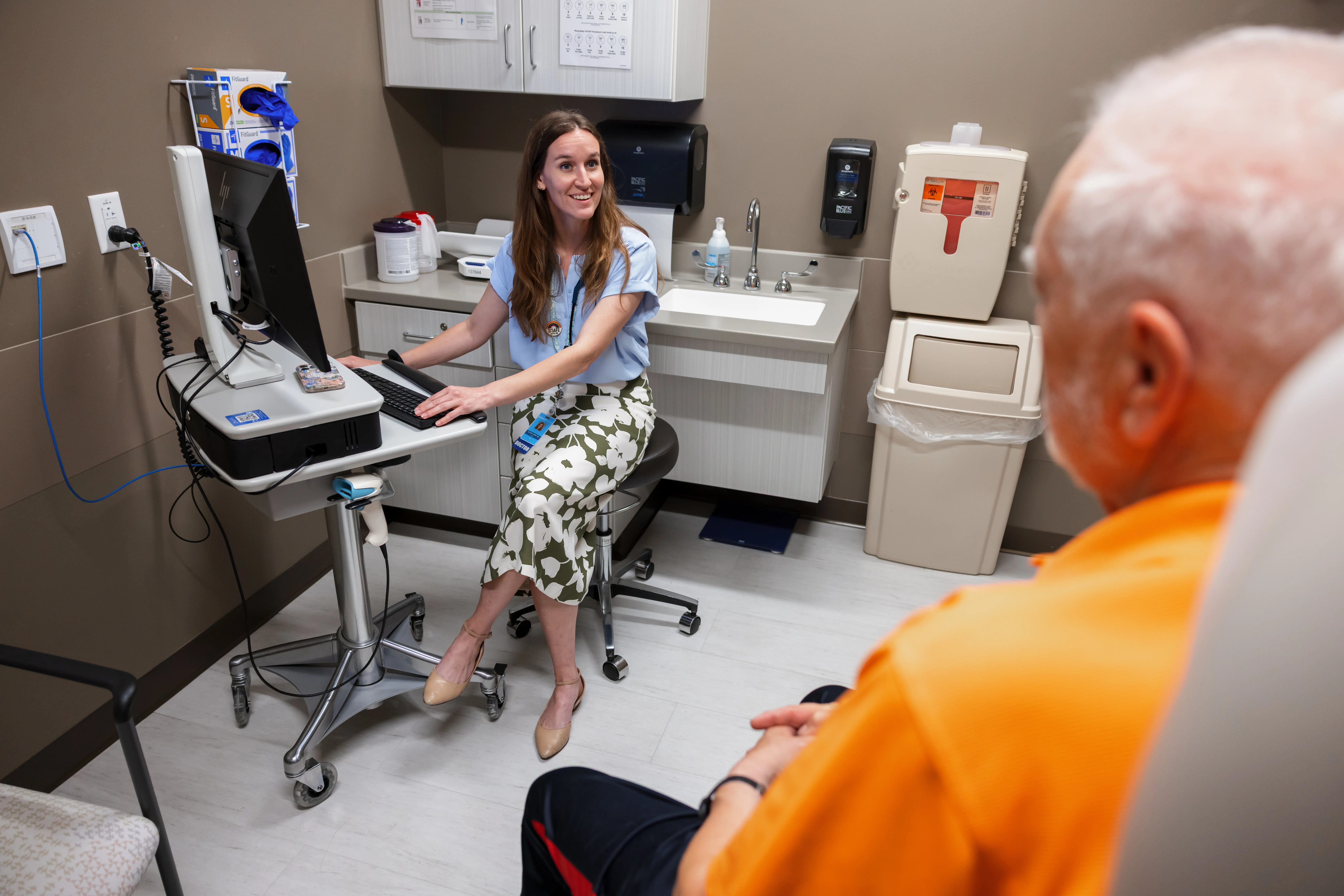 Photo of Patient and doctor