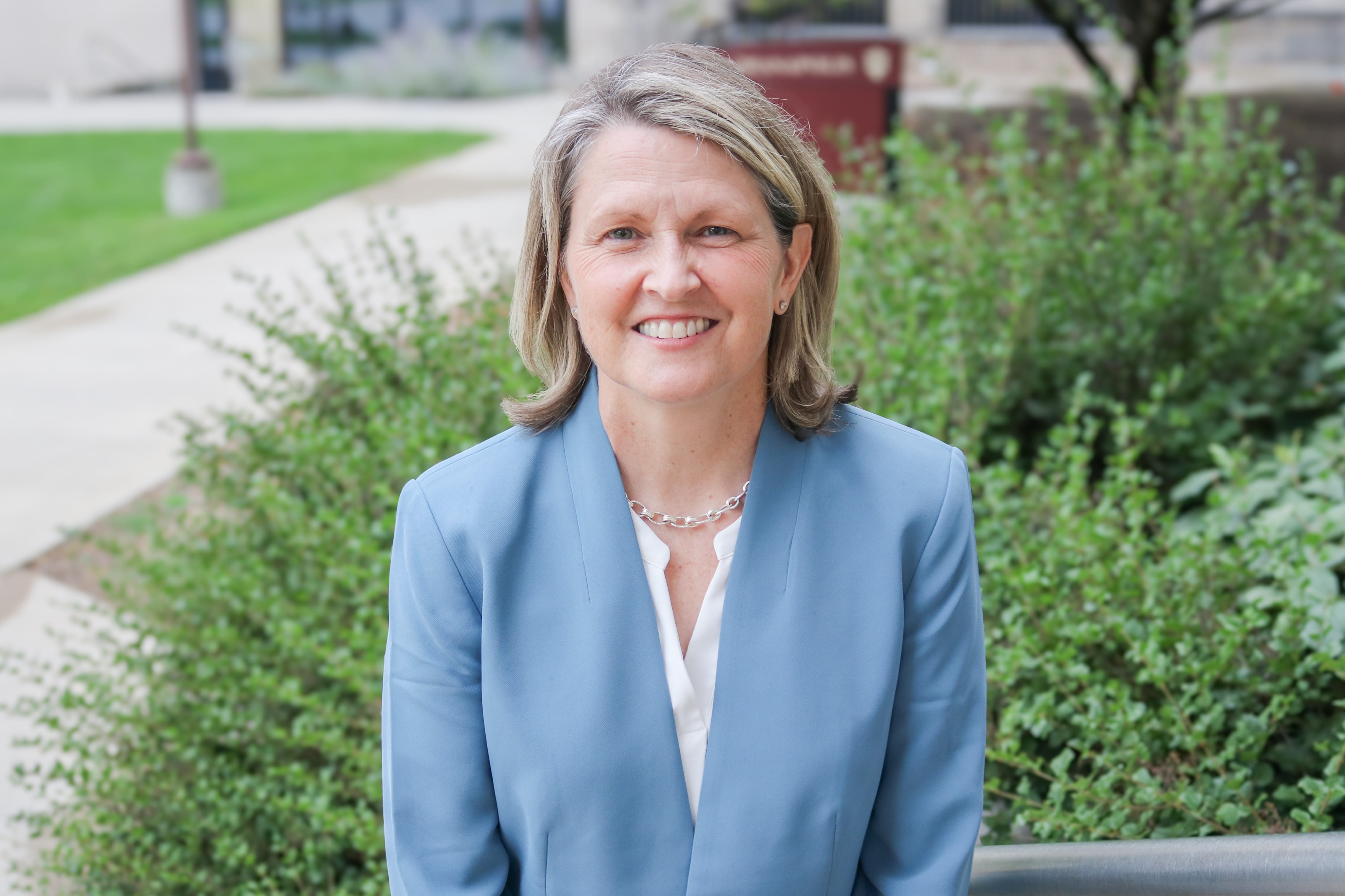 Lisa Landrum Headshot