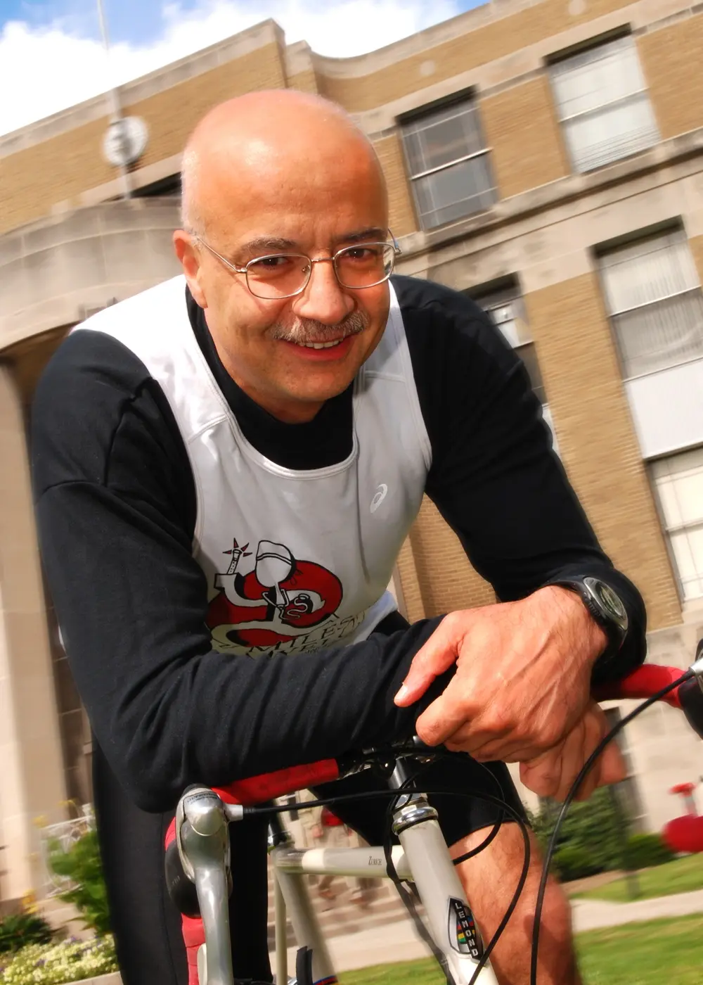 AbonourOnBikebig
