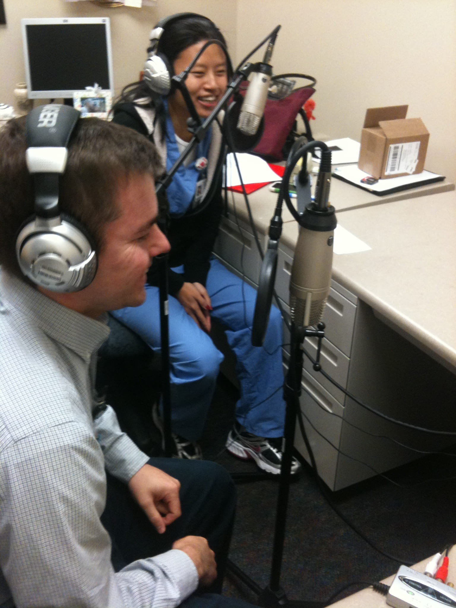 male_and_female_Peds_residents_podcasting