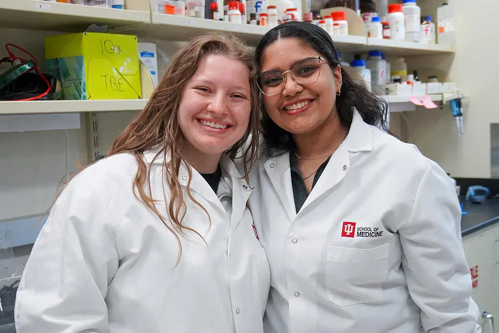 Katherine Brady and Mansi Nayak at the Kelley Lab
