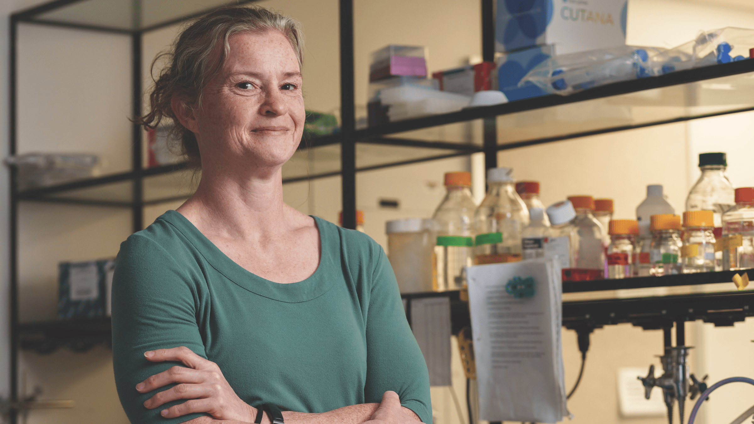 Heather O'Hagen headshot in a lab