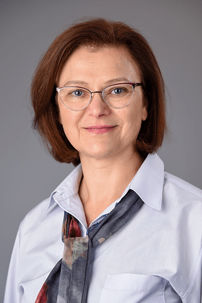 3925-Ivan, Cristina 3925-Ivan, Cristina