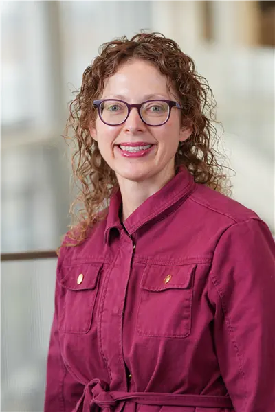 6604-Holz, Stephanie