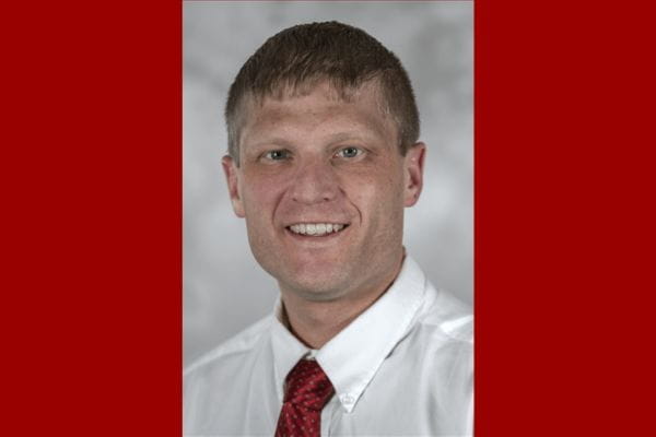 Headshot of Dan Peltier