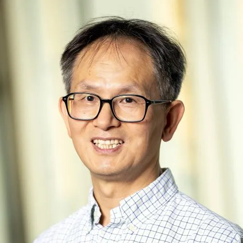 Yuhong Yu Headshot