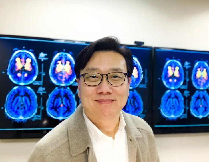 Taeho Jo in his lab
